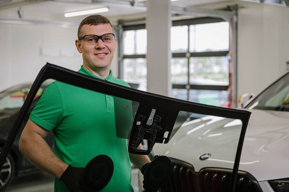 Kiek laiko trunka automobilio stiklo keitimas Klaipėdoje?